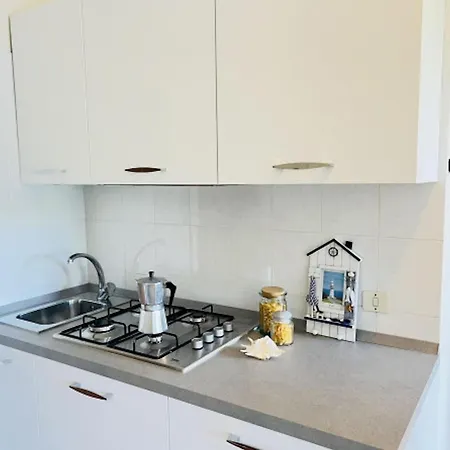 Bright With Balcony-beahost Lägenhet